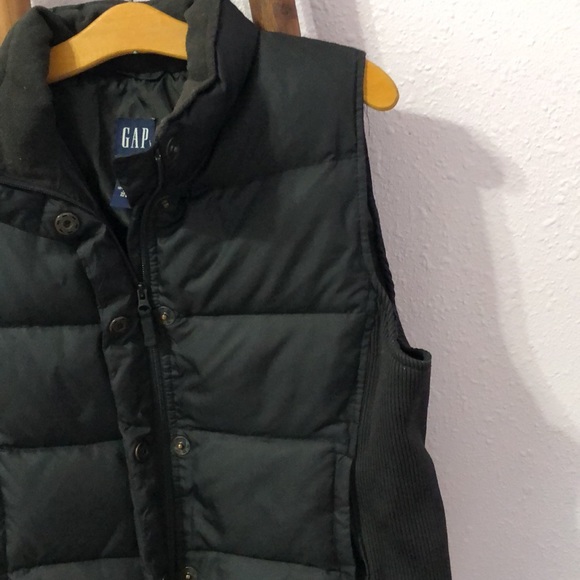 Gap Puffy Vest - Picture 4 of 5